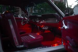 Image 27/53 of Ford Mustang 200 (1966)