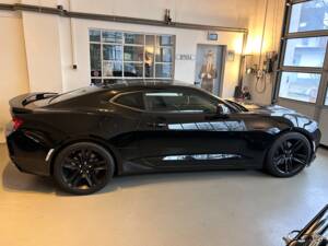 Imagen 5/24 de Chevrolet Camaro 6.2 V8 (2018)