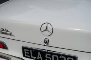 Image 17/35 of Mercedes-Benz 190 c (1965)