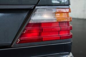 Bild 18/50 von Mercedes-Benz 300 CE (1991)