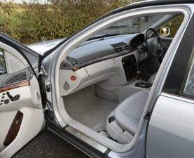 Image 46/50 de Mercedes-Benz S 500 L (2001)