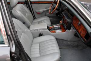 Immagine 8/46 di Jaguar XJ 12 (1986)