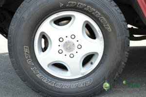 Immagine 38/49 di Mercedes-Benz 230 GE (SWB) (1993)