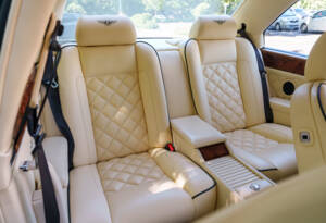 Image 23/26 of Bentley Continental R (1994)