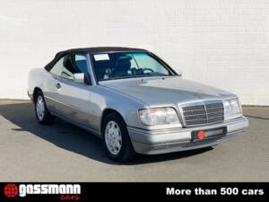 Image 3/15 de Mercedes-Benz E 200 (1995)