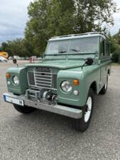 Image 3/20 of Land Rover 88 (1977)