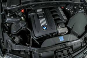 Image 44/50 of BMW 125i (2008)