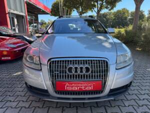 Immagine 4/18 di Audi A6 4.2 FSI allroad quattro (2007)