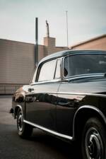 Imagen 2/43 de Mercedes-Benz 220 S (1957)