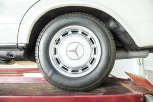 Bild 47/50 von Mercedes-Benz 230 TE (1984)