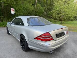 Imagen 4/8 de Mercedes-Benz CL 55 AMG (2001)