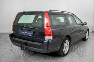 Bild 24/48 von Volvo V 70 2.4 (2006)