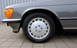 Image 50/97 de Mercedes-Benz 560 SL (1987)