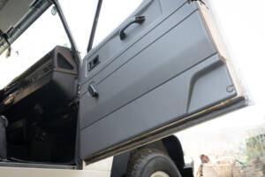 Bild 76/98 von Land Rover Defender 110 Td5 (1999)