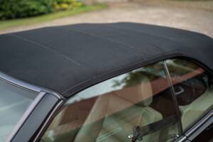 Image 2/83 de Mercedes-Benz E 220 (1996)