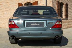 Image 8/50 de Jaguar XJ 8 Executive (1997)