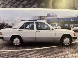Image 5/9 of Mercedes-Benz 190 E 2.0 (1992)