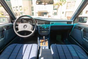 Imagen 55/69 de Mercedes-Benz 190 E (1988)