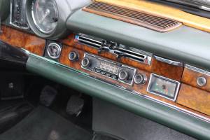 Image 8/14 of Mercedes-Benz 280 SE (1971)