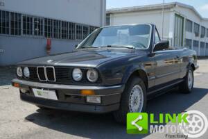 Bild 3/10 von BMW 320i (1989)