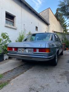 Image 3/26 of Mercedes-Benz 280 E (1982)