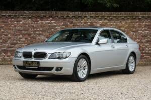 Immagine 27/50 di BMW 750i (2007)
