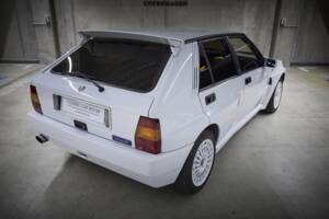 Image 2/93 of Lancia Delta HF Integrale Evoluzione I (1992)