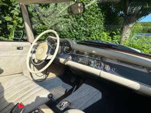 Image 20/38 de Mercedes-Benz 280 SL (1970)