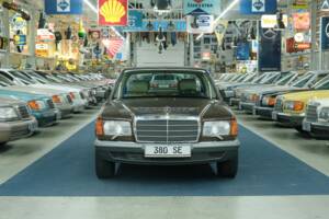 Bild 9/50 von Mercedes-Benz 380 SE (1984)