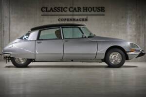 Image 18/92 of Citroën DS 23 Pallas (1975)
