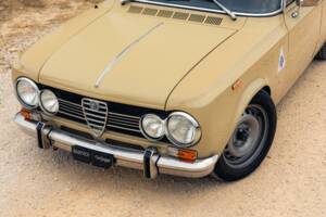 Image 5/18 of Alfa Romeo Giulia 1300 Super (1971)