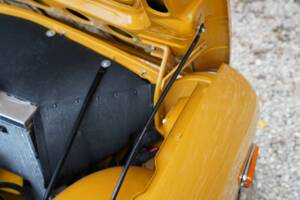 Image 11/50 of Triumph TR 6 (1971)