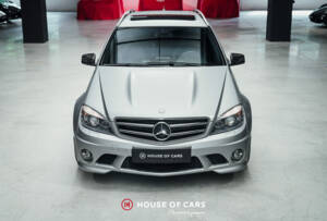 Afbeelding 3/24 van Mercedes-Benz C 63 AMG T (2010)