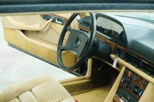Bild 39/50 von Mercedes-Benz 380 SEC (1983)