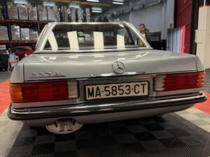 Image 4/8 de Mercedes-Benz 280 SL (1900)