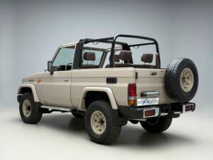 Immagine 18/24 di Toyota Land Cruiser LJ73 (1991)