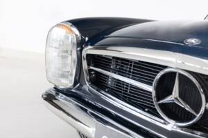 Image 28/40 de Mercedes-Benz 250 SL (1967)