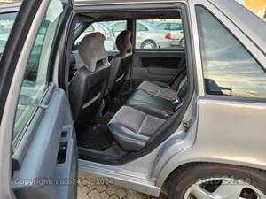Image 9/11 of Volvo 850 T-5 (1996)