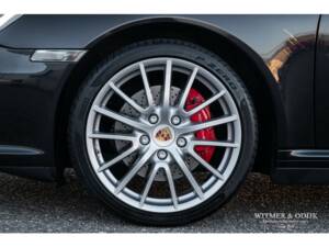 Image 25/37 of Porsche 911 Carrera 4S (2009)