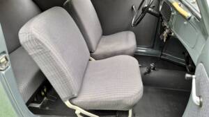 Image 34/52 of Volkswagen Beetle 1200 Standard "Oval" (1957)