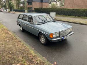 Image 10/13 de Mercedes-Benz 230 T (1980)