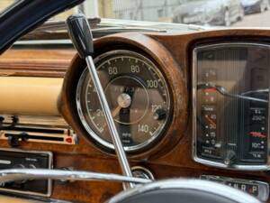 Bild 19/50 von Mercedes-Benz 220 SE b (1966)