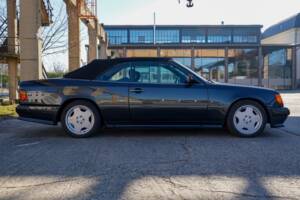 Bild 12/49 von Mercedes-Benz 300 CE-24 (1993)