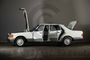 Bild 12/21 von Mercedes-Benz 280 SE (1982)