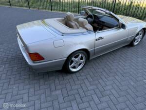 Image 26/35 of Mercedes-Benz 500 SL (1993)