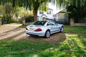 Image 23/45 of Mercedes-Benz SL 55 AMG (2004)