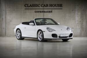 Bild 21/100 von Porsche 911 Carrera 4S (2004)