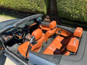 Image 6/13 of BMW 330Ci (2003)
