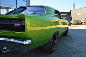 Image 24/43 of Plymouth Road Runner Hardtop Coupe (1968)