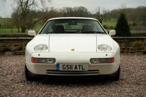 Image 13/50 of Porsche 928 S4 (1990)